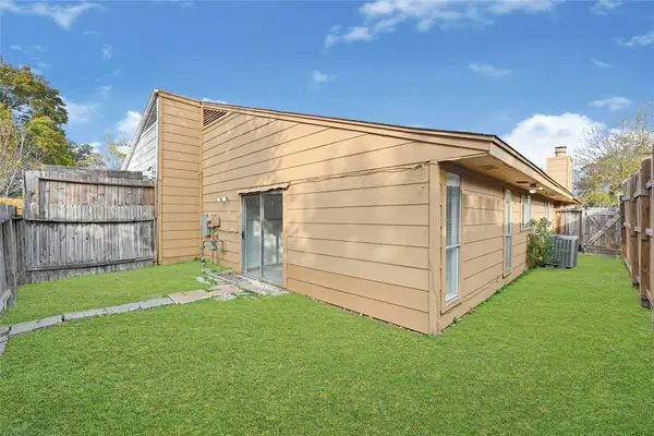 4202 Boone RD, Houston, TX 77072
