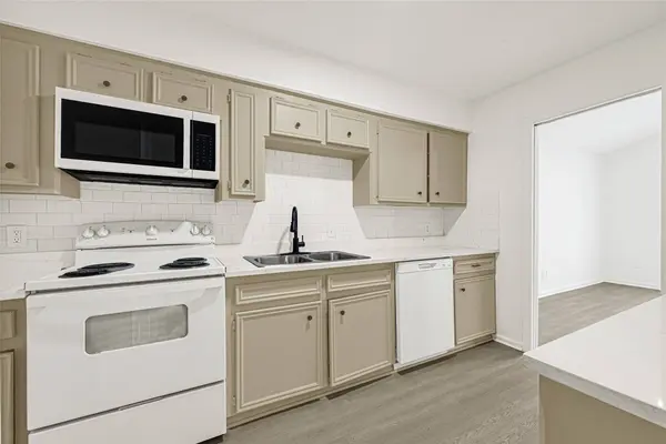4202 Boone RD, Houston, TX 77072