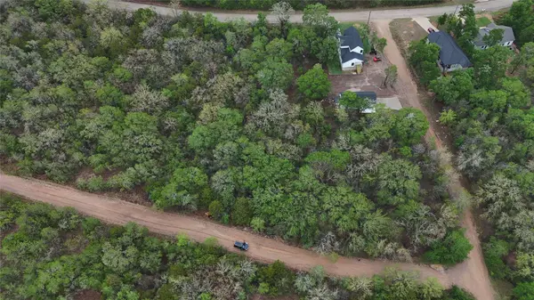 1035 Kawanui DR, Bastrop, TX 78602