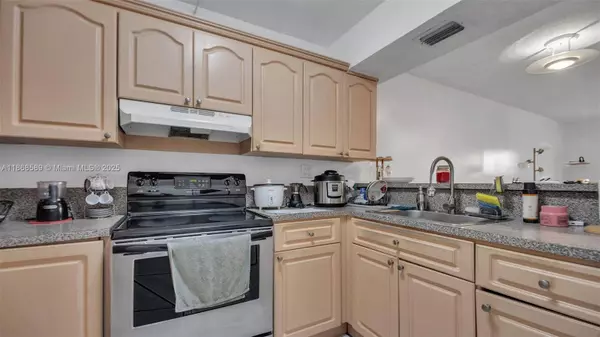 15480 SW 82nd Ln #218, Miami, FL 33193