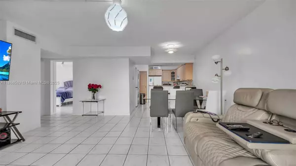 15480 SW 82nd Ln #218, Miami, FL 33193