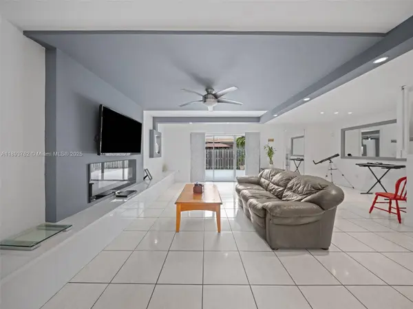 7486 SW 162nd Ct, Miami, FL 33193