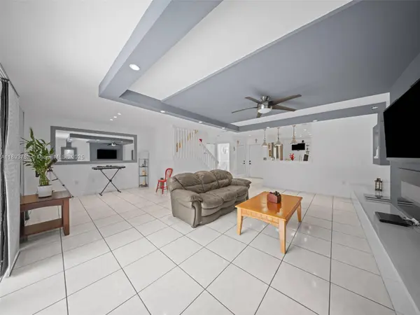 7486 SW 162nd Ct, Miami, FL 33193