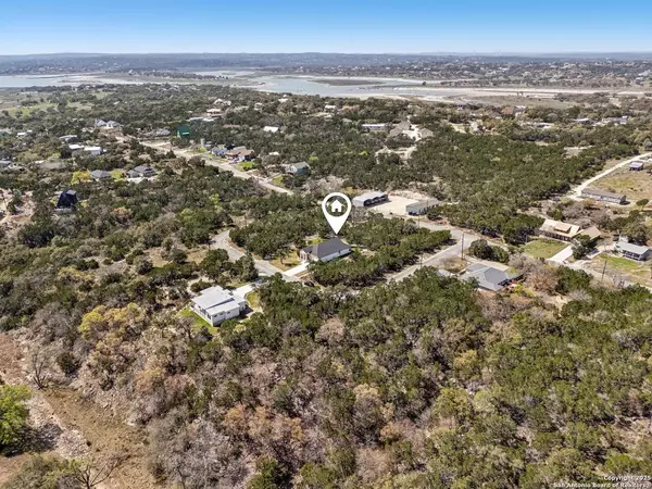 394 Cliffview, Canyon Lake, TX 78133