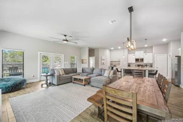 394 Cliffview, Canyon Lake, TX 78133