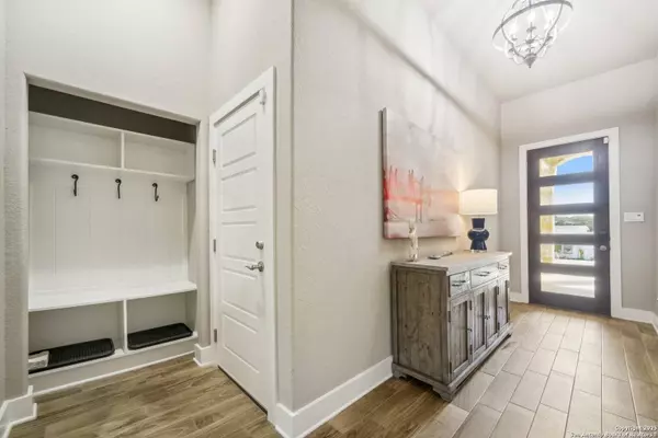 394 Cliffview, Canyon Lake, TX 78133