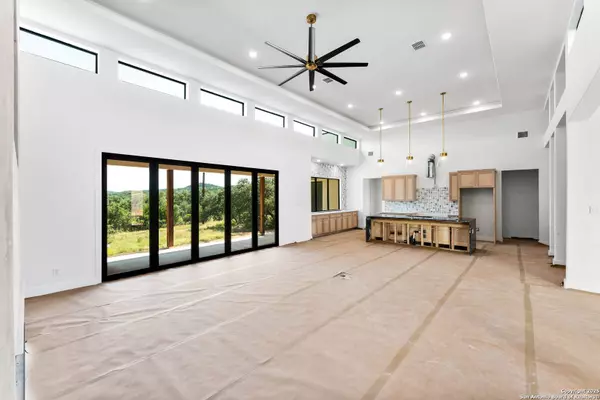 23205 Logan Canyon, San Antonio, TX 78205