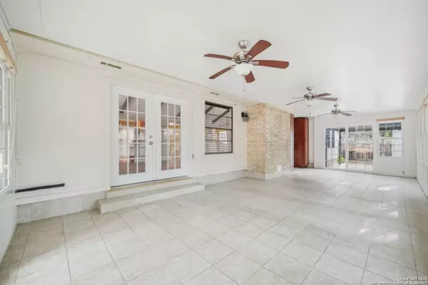 2702 Stone Edge, San Antonio, TX 78232