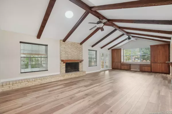 2702 Stone Edge, San Antonio, TX 78232