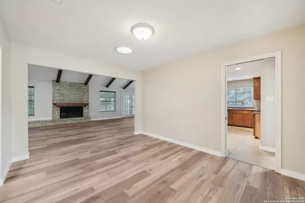 2702 Stone Edge, San Antonio, TX 78232