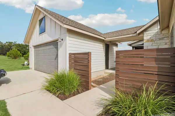 120 Golden Eagle, Canyon Lake, TX 78133