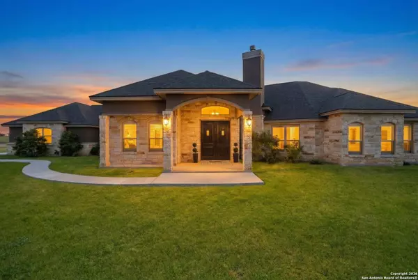1530 County Road 132, Floresville, TX 78114