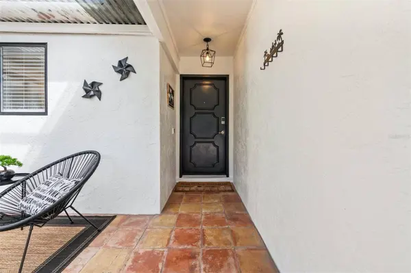 2911 WOODPINE CT, Sarasota, FL 34231