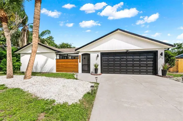 2911 WOODPINE CT, Sarasota, FL 34231