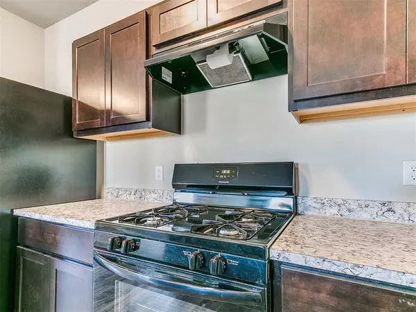 147 Waterside DR, Newcastle, OK 73065