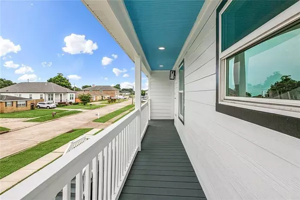 413 GENET DR, Arabi, LA 70032