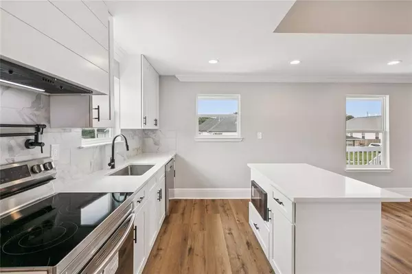 413 GENET DR, Arabi, LA 70032