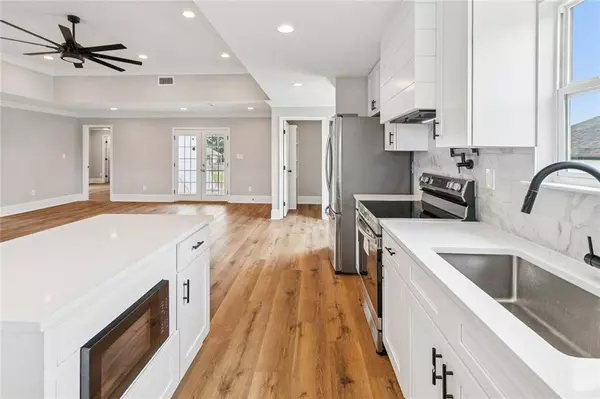 413 GENET DR, Arabi, LA 70032