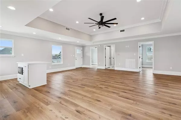 413 GENET DR, Arabi, LA 70032