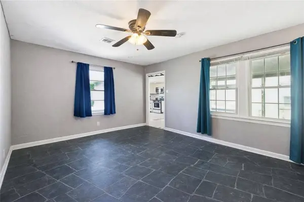 8 COFFEE DR, Chalmette, LA 70043