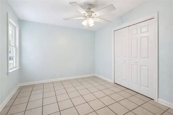 8 COFFEE DR, Chalmette, LA 70043