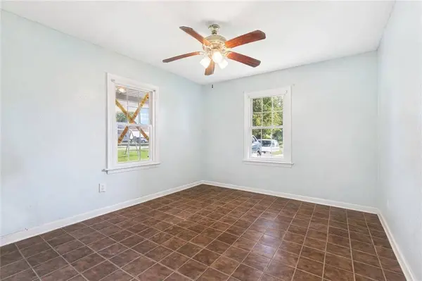 8 COFFEE DR, Chalmette, LA 70043