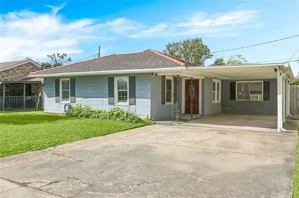 8 COFFEE DR, Chalmette, LA 70043