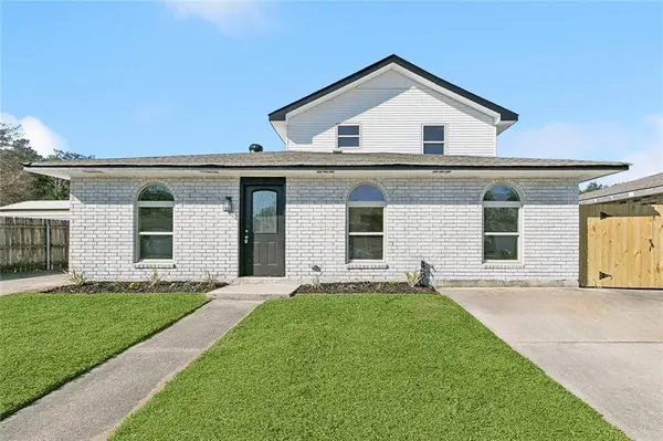 2404 BOBWHITE DR, St Bernard, LA 70085