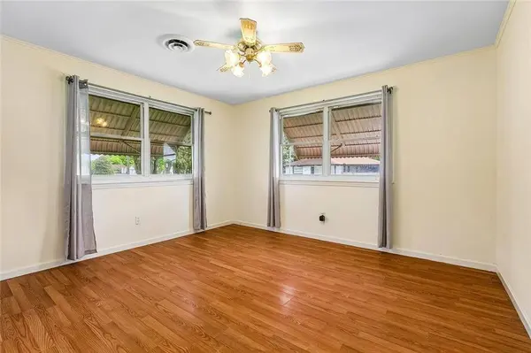 2336 PLAZA DR, Chalmette, LA 70043