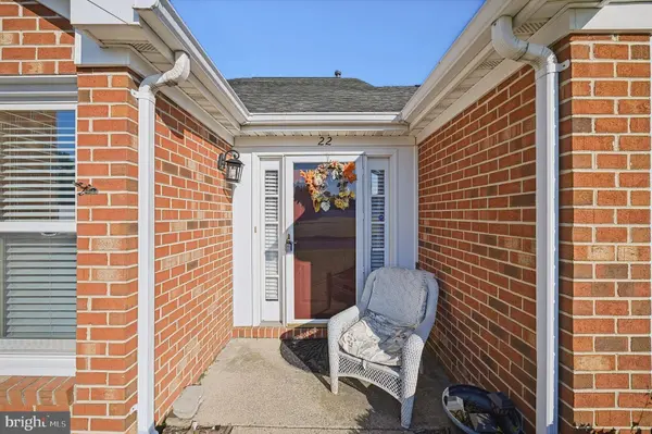 22 WILLIAMSBURG DR, Hampton, VA 23666