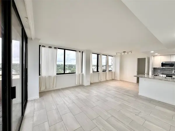 3525 Sage RD #703, Houston, TX 77056