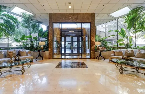 3525 Sage RD #703, Houston, TX 77056