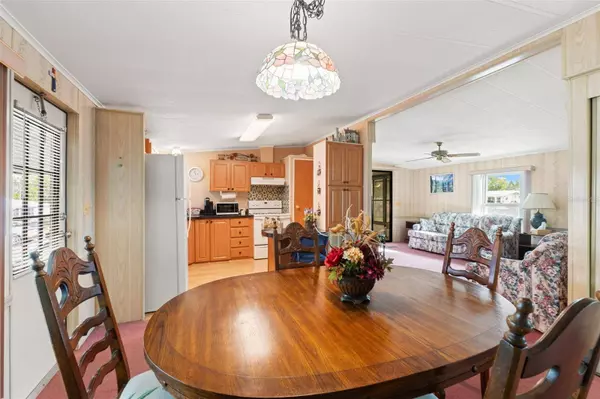 8013 EASTERN CIRCLE DR, Brooksville, FL 34613