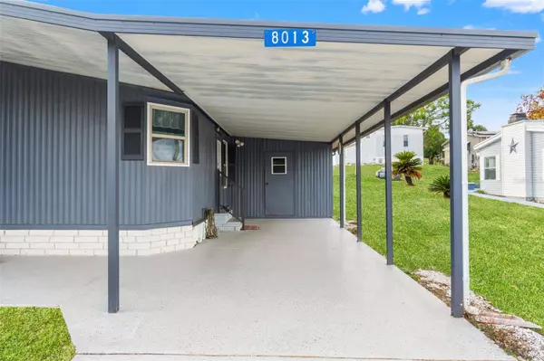 8013 EASTERN CIRCLE DR, Brooksville, FL 34613