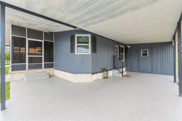 8013 EASTERN CIRCLE DR, Brooksville, FL 34613