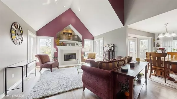 5708 Ashworth Road, West Des Moines, IA 50266