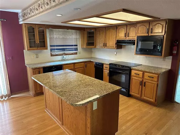 521 51st Street, West Des Moines, IA 50265