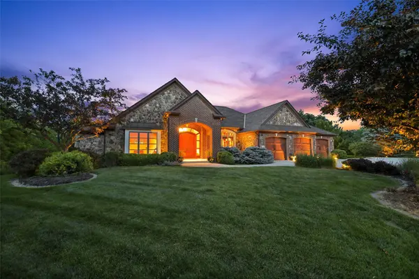 470 Painted Woods Drive, Waukee, IA 50263