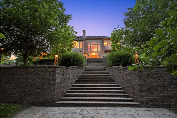 470 Painted Woods Drive, Waukee, IA 50263