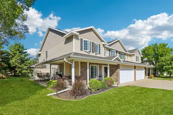 2787 NW 154th Court, Clive, IA 50325