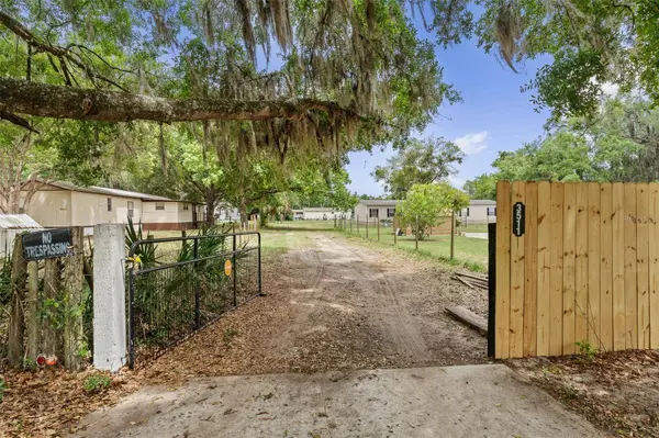 3511 S PALM AVE, Palatka, FL 32177