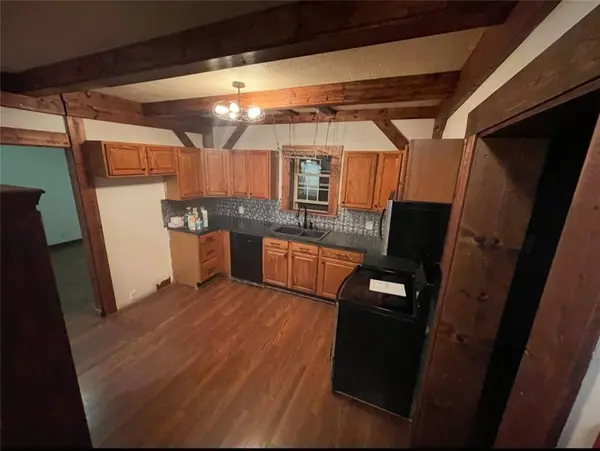 710 Herman Road, Summit Twp - But, PA 16002