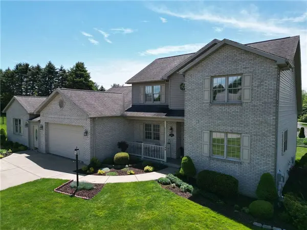 102 Manor Court, Center Twp - But, PA 16001