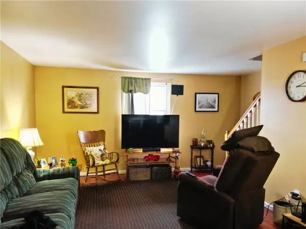 230 Whitestown Vlg #G, Butler, PA 16001