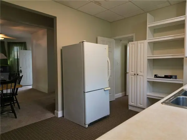 328 W Poplar St, Grove City Boro, PA 16127