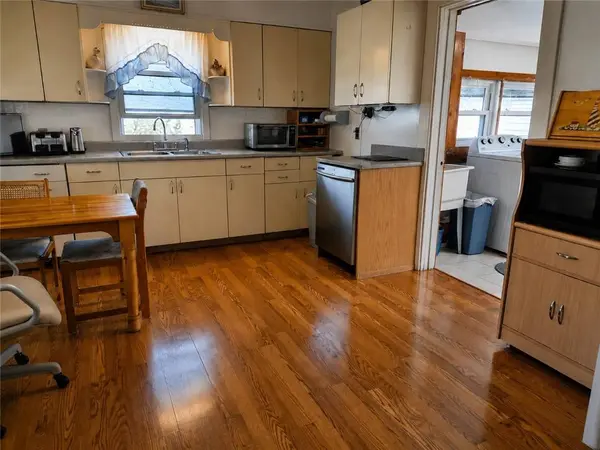 223 Connoquenessing Main St, Connoquenessing Boro, PA 16027