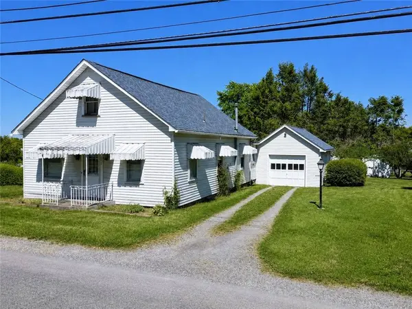 223 Connoquenessing Main St, Connoquenessing Boro, PA 16027