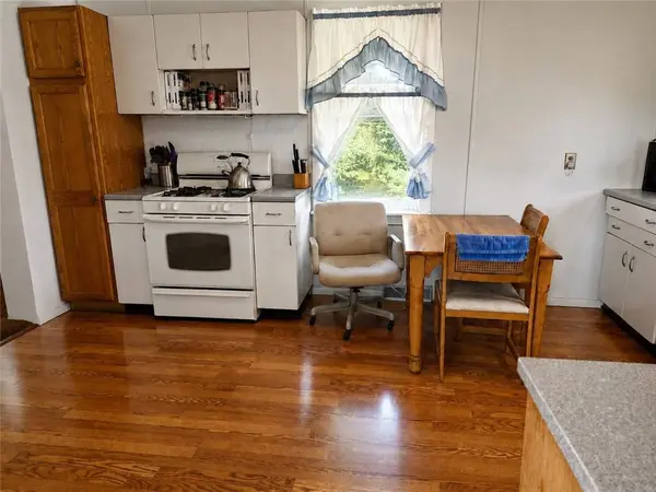 223 Connoquenessing Main St, Connoquenessing Boro, PA 16027