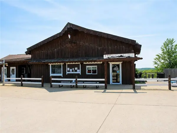 1602 Perry Highway, Muddy Creek Twp, PA 16051