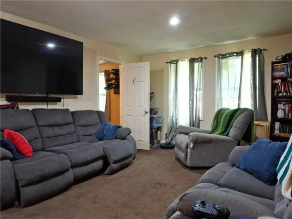 1119 Layton Rd, Oakland Twp, PA 16001